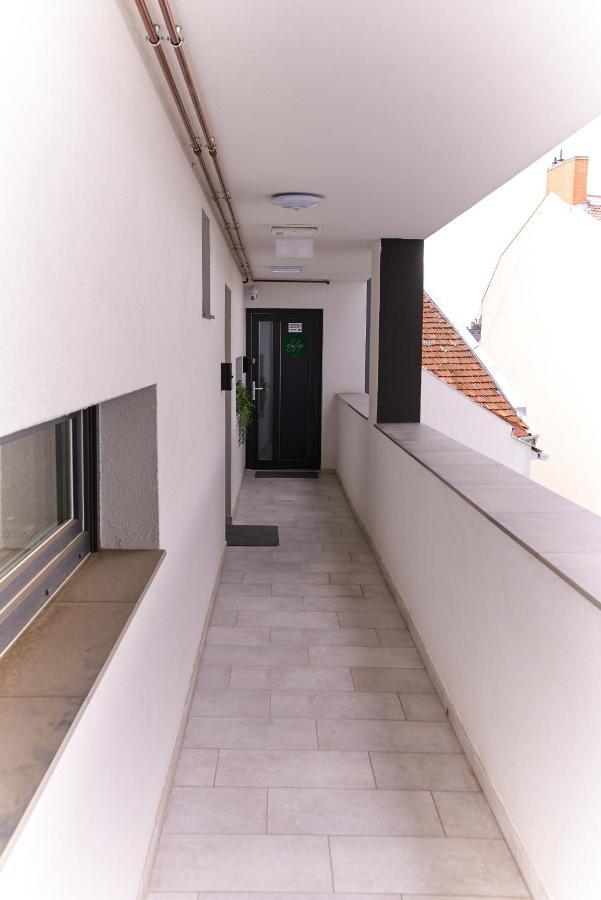 Apartamento Starlight Bronze Szeged- Exclusive Exterior foto